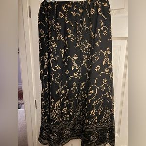 Long skirt, lower calf length